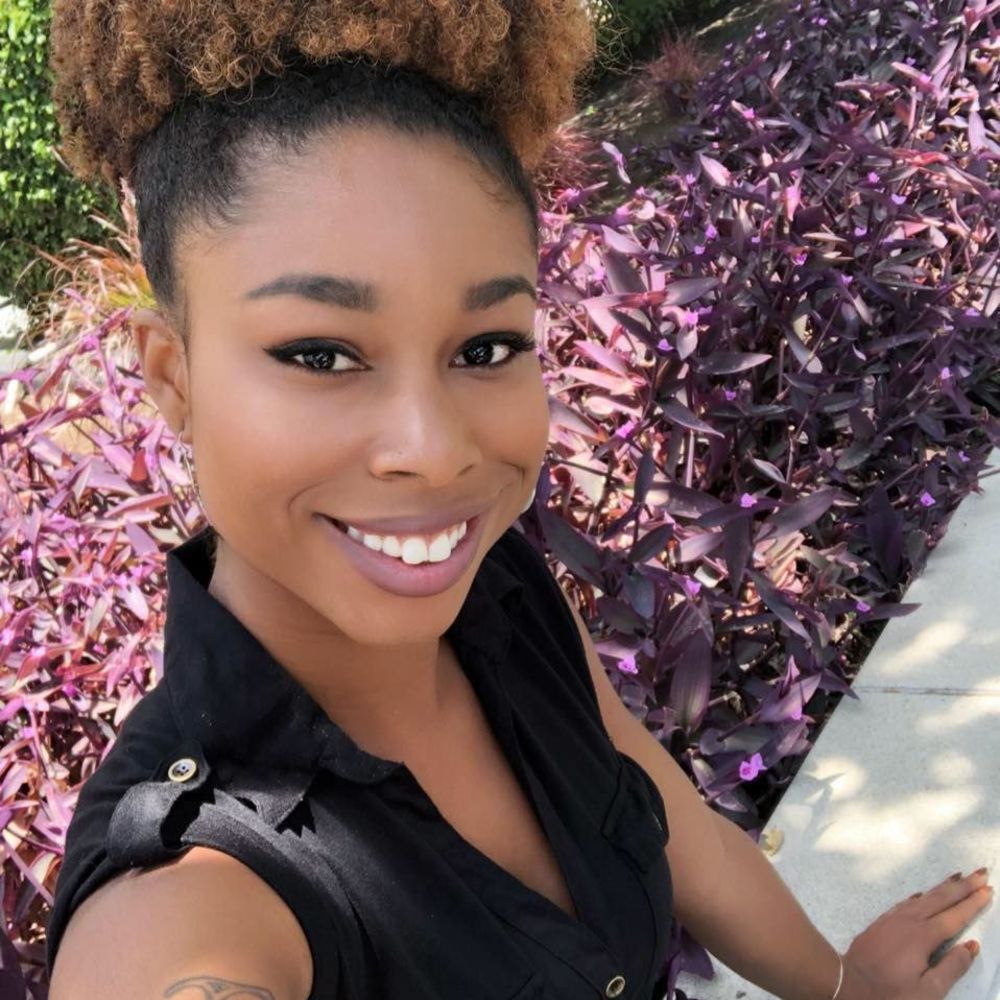 Meet your Posher, Dionne